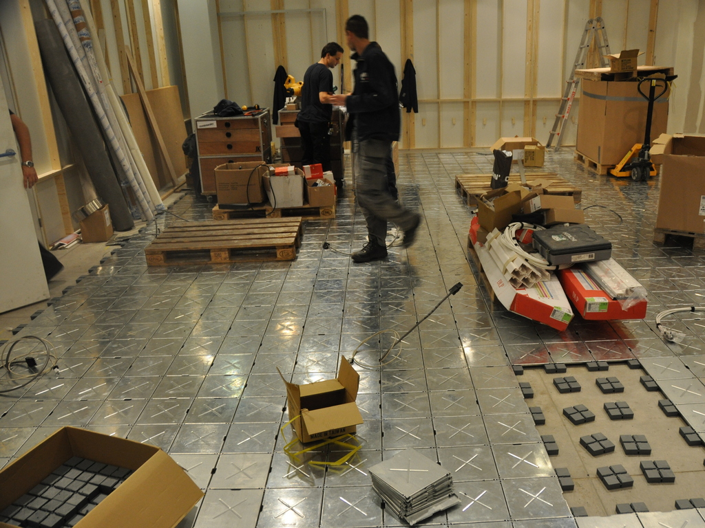 Grand Square for store display  platform